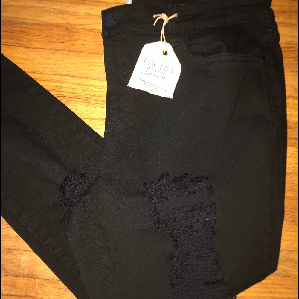 Distressed rocker style Rachel Roy Icon skinny🔥